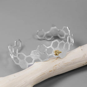 Golden Bee Honeycomb Bangle