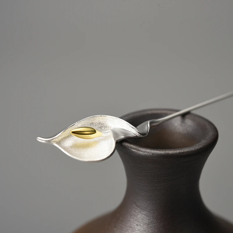 Calla Lily Brooch