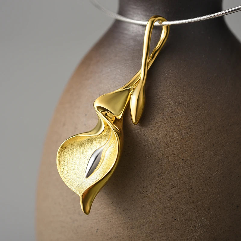 Calla Lily Flower Necklace