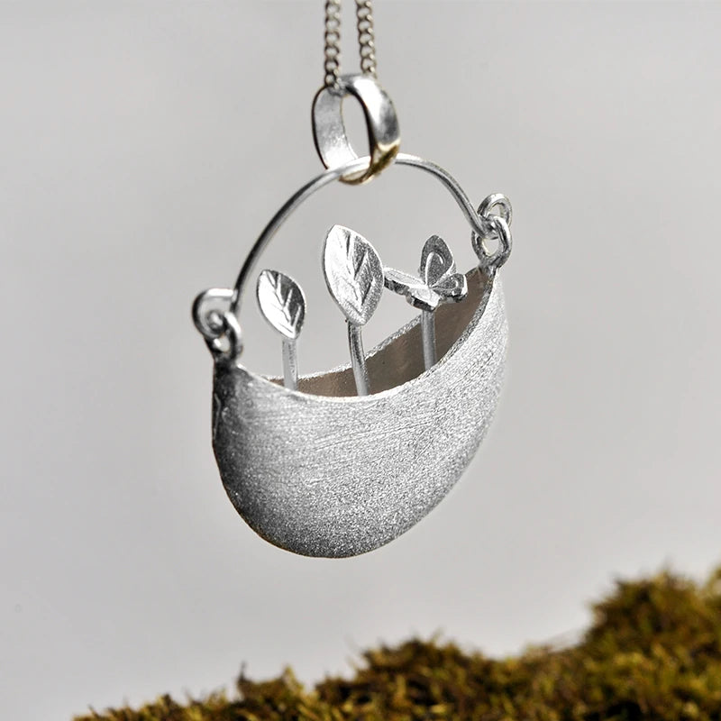 Little Garden Round Necklace
