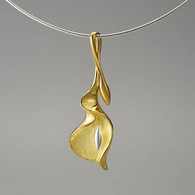 Calla Lily Flower Necklace