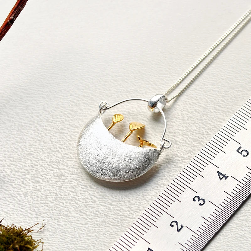 Little Garden Round Necklace