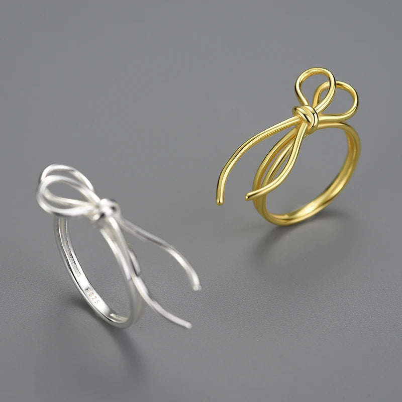 Elegant Knot Ring