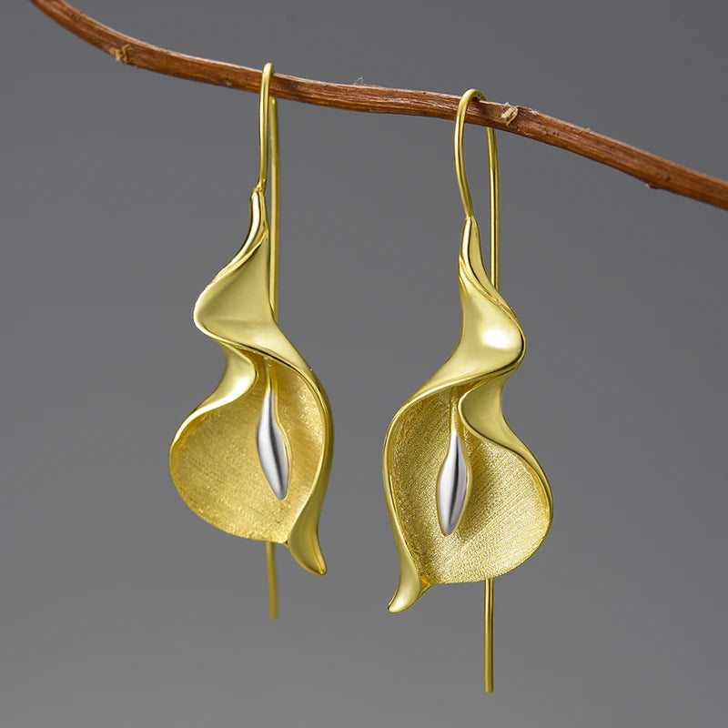 Calla Lily Flower Dangle Earrings