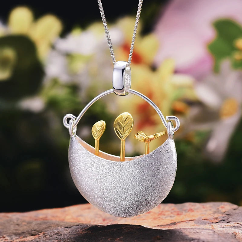 Little Garden Round Necklace