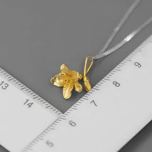 Alluring Freesia Flower Necklace