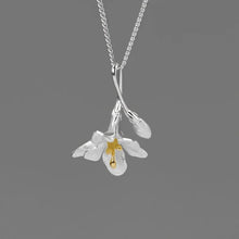 Alluring Freesia Flower Necklace