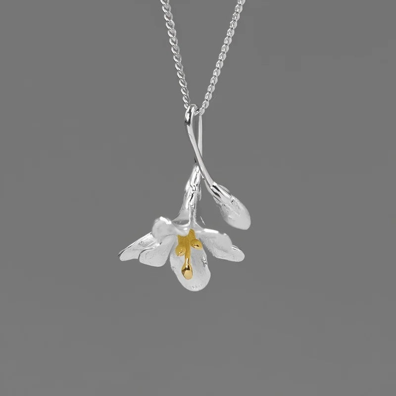 Alluring Freesia Flower Necklace