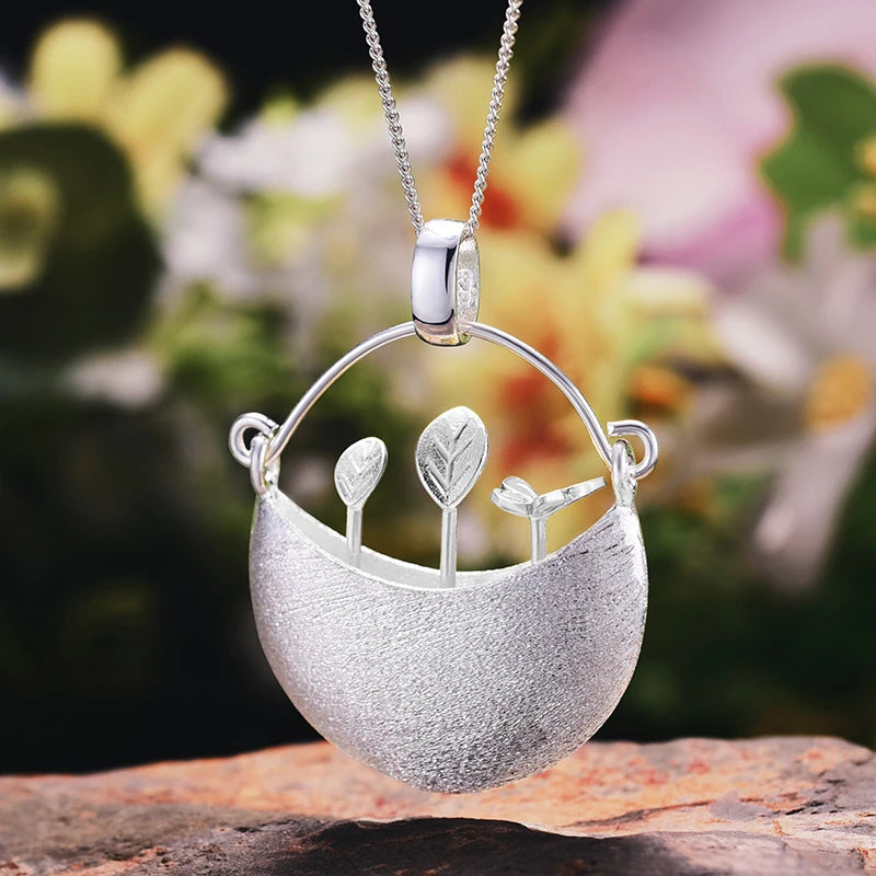 Little Garden Round Necklace