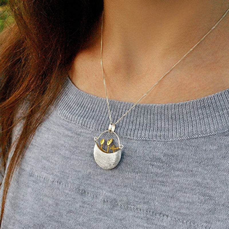Little Garden Round Necklace