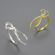 Elegant Knot Ring