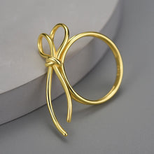 Elegant Knot Ring