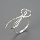 Elegant Knot Ring
