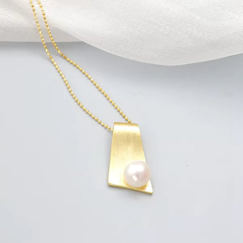 Tidefall Pearl Necklace