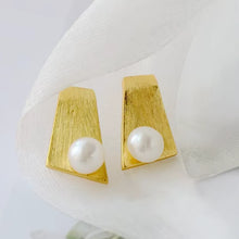 Tidefall Pearl Studs
