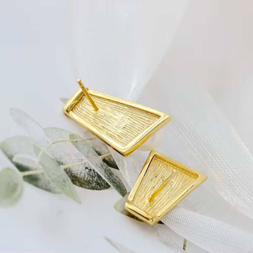 Tidefall Pearl Studs