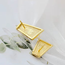 Tidefall Pearl Studs