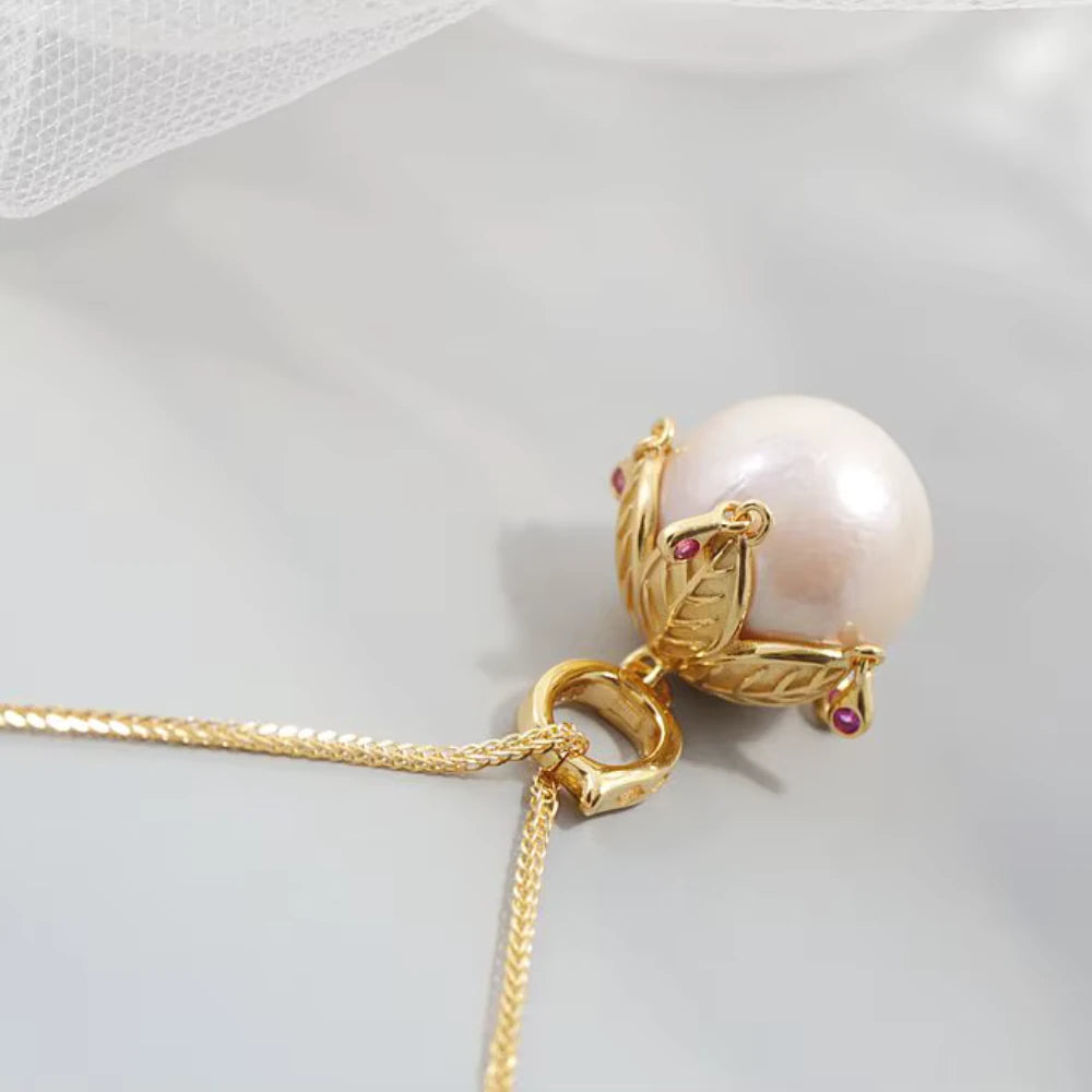 Verdure Crown Pearl Necklace